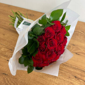 Buque 24 rosas vermelhas