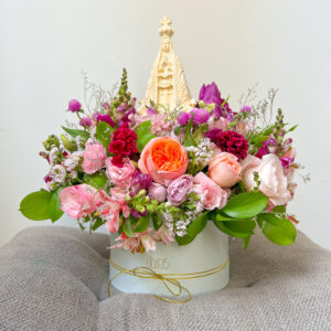 BOX DE FLORES COM NOSSA SENHORA GOIÂNIA