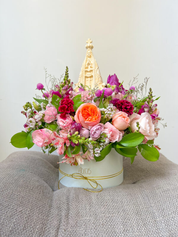 BOX DE FLORES COM NOSSA SENHORA GOIÂNIA