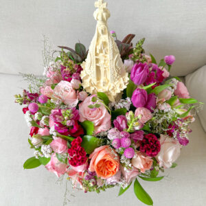BOX DE FLORES COM NOSSA SENHORA GOIÂNIA