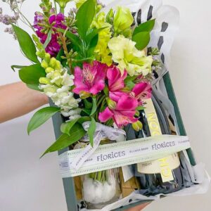 KIT COM FLORES E ESPUMANTE CHANDON